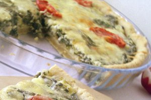 Tarta cu ceapa verde si frunze de ridichi