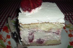 Tort cu capsuni