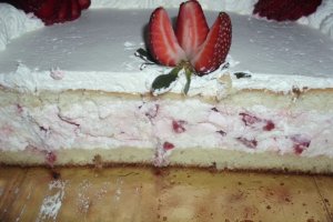 Tort cu capsuni