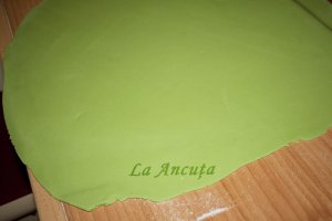 Tort cu crema de ciocolata