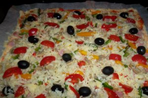 Pizza în stil româno-italian