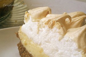 Tarta cu lamaie si bezea