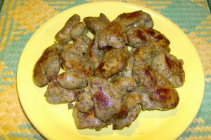 Ficatei de pui trasi la tigaie