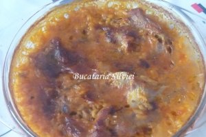 Orez cu carne de miel la cuptor
