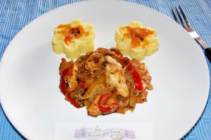 Piept de pui cu ghimbir si sos chili