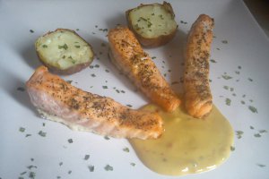 Somon cu sos de vin si mustar