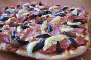 Pizza cu sunca