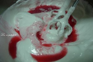 Pavlova in culori de primavara