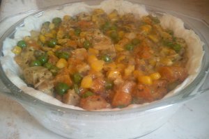 Placinta cu file de curcan si legume