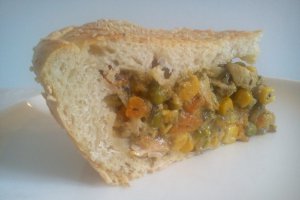 Placinta cu file de curcan si legume