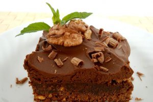 Brownie Chocolate Cake