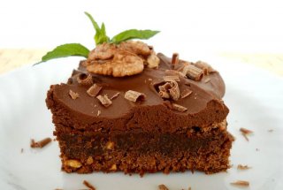 Brownie Chocolate Cake