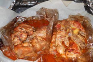 Pulpe de pui cu rosii si lamaie la punga