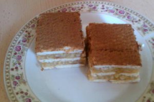 Desert cu biscuiti si mere