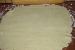 Placinta cu branza dulce si stafide