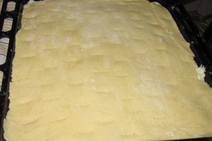 Placinta cu branza dulce si stafide
