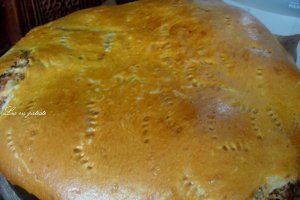 Cozonac floare, cu nuca si gem de prune
