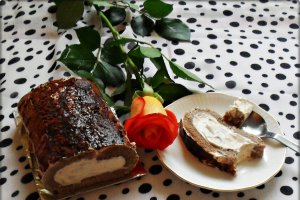 Rulada cu crema de dulce de leche