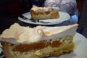 Tarta cu branza dulce si piersici