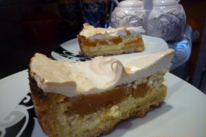 Tarta cu branza dulce si piersici