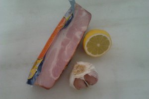 Pui rotisat umplut cu bacon