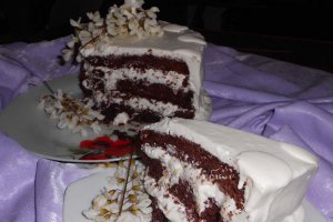 Tort cu flori de salcam