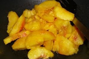 Piept de raţă cu piersici