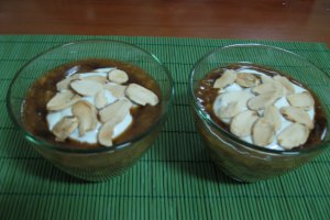 Desertul bucatarasului pofticios: banane cu cafea si iaurt