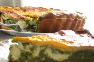 Tarta cu spanac,branza feta si bilute de mozzarella