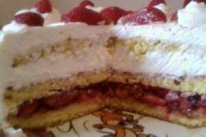 Tort cu frisca