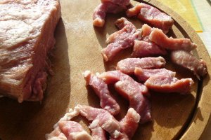 Carne de porc în sos caramel
