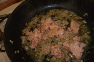 Farfalle cu ton