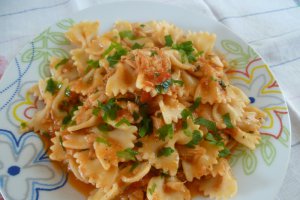 Farfalle cu ton