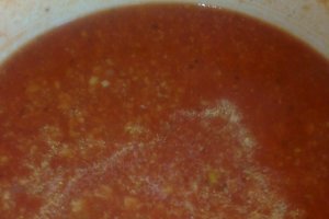 Spaghete cu sos rosu si soia