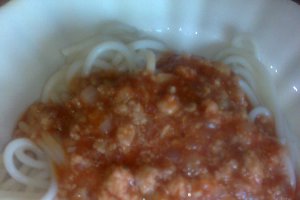 Spaghete cu sos rosu si soia