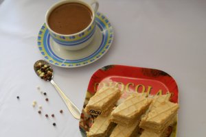 Ciocolata cu ness si alune in foi de napolitana