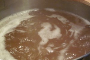 Sirop din muguri de brad, varianta la cald