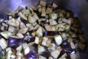 Pui la cuptor,cu vinete,zucchini si rosii