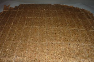 Biscuiti din seminte si nuci (crackers)