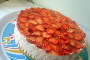 Tort cu iaurt si capsuni