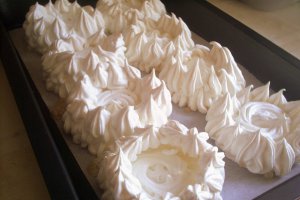 Cosulete de bezea sau mini Pavlova