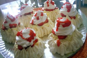 Cosulete de bezea sau mini Pavlova