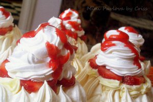 Cosulete de bezea sau mini Pavlova