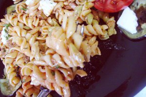 Paste multicolore cu vinete şi ciuperci