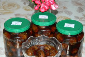 Dulceata de nuci verzi
