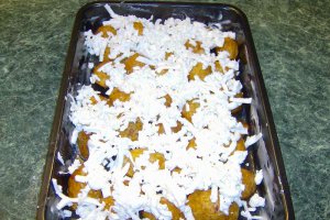 Cartofi noi cu feta si marar la cuptor