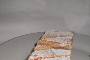 Prajitura cu branza si capsuni