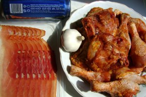 Ciocanele de pui cu prosciutto crudo si bere