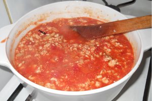 Spaghete cu carne tocata de pui
