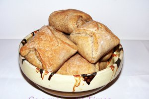 Painici din faina integrala cu diverse umpluturi